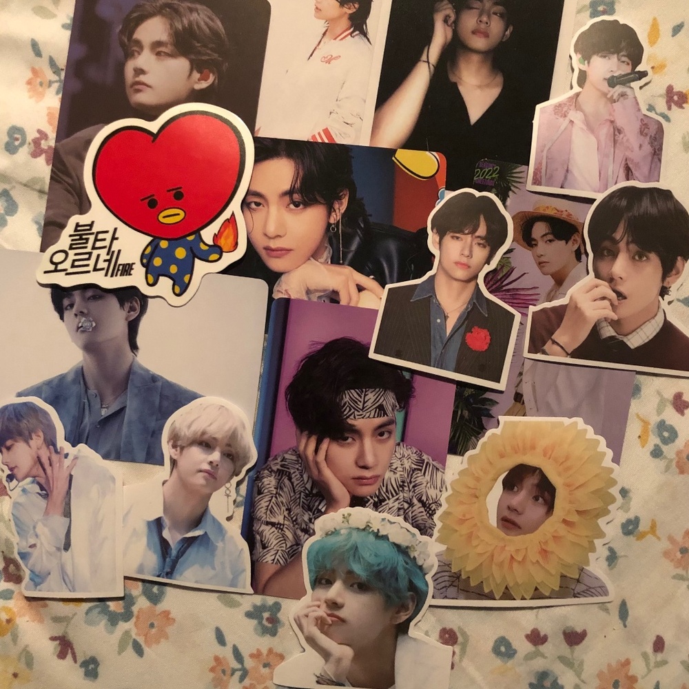 BTS bias pack; V.